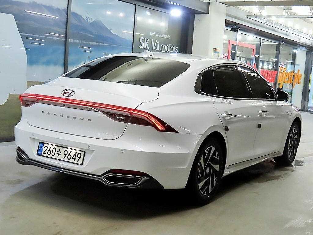 HYUNDAI Grandeur - Vista 4
