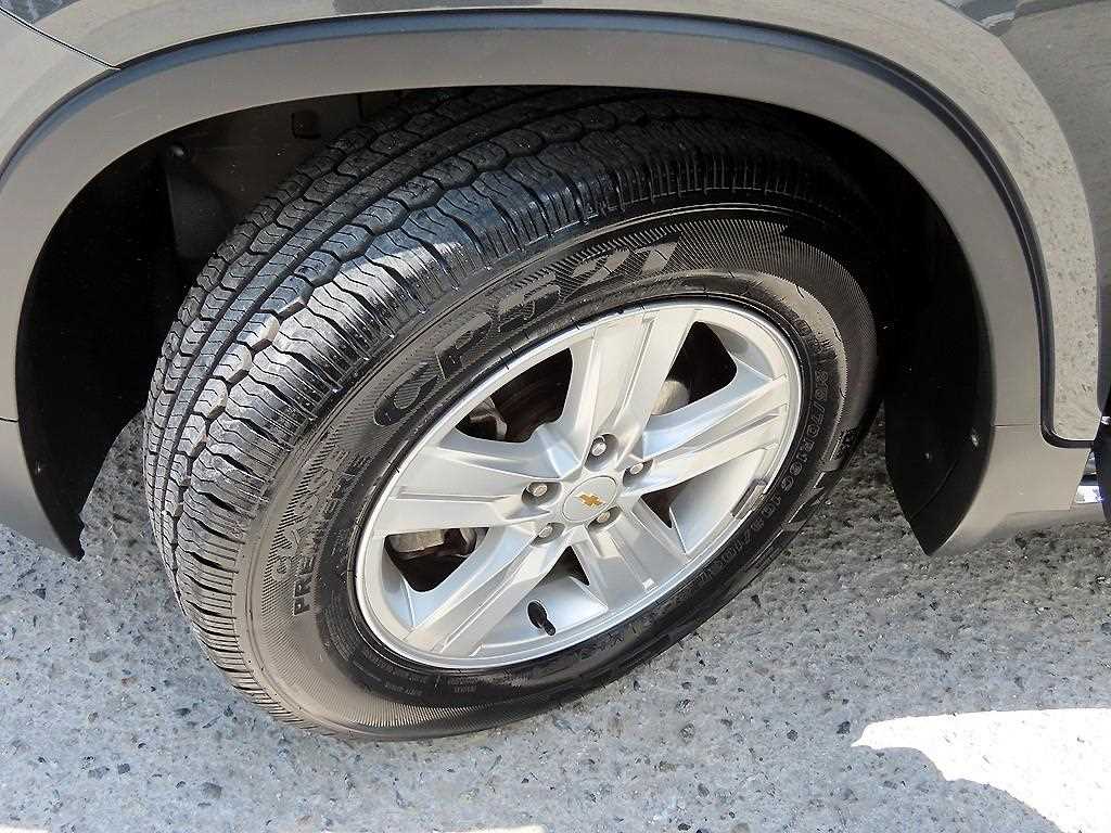 Chevrolet Trax 2018 Gris - Importación desde Corea - HF Imports Iquique - Foto 18