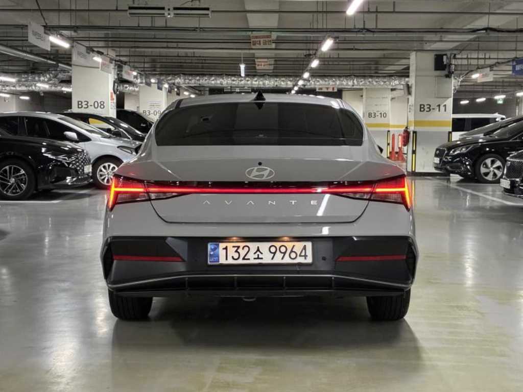 HYUNDAI Avante - Vista 4