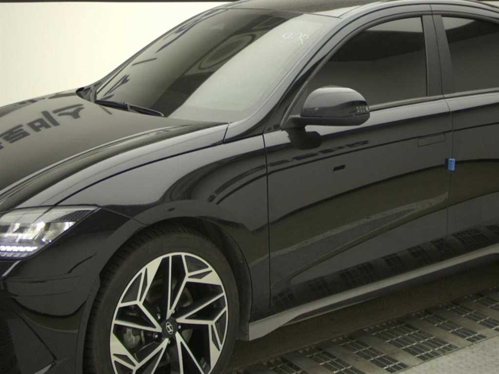 HYUNDAI Ioniq 6 - Vista 4