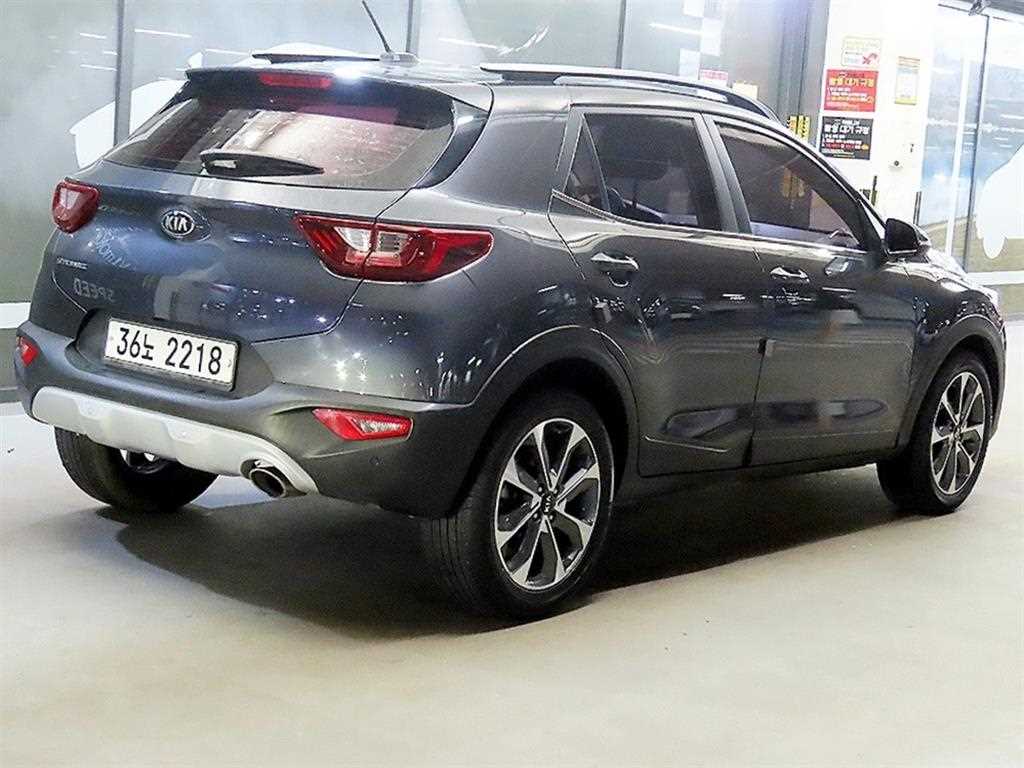 KIA Stonic - Vista 4