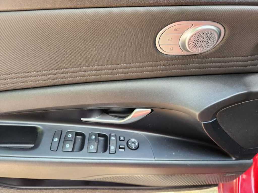 HYUNDAI Avante - Vista 9