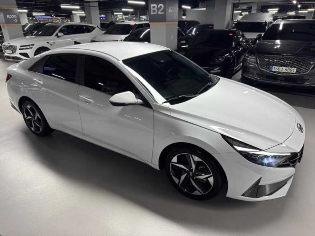 HYUNDAI Avante - Vista 6