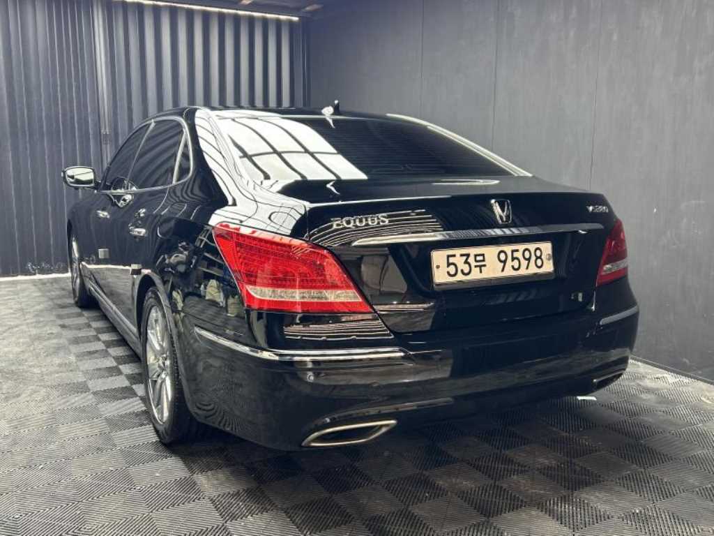 HYUNDAI Equus - Vista 3