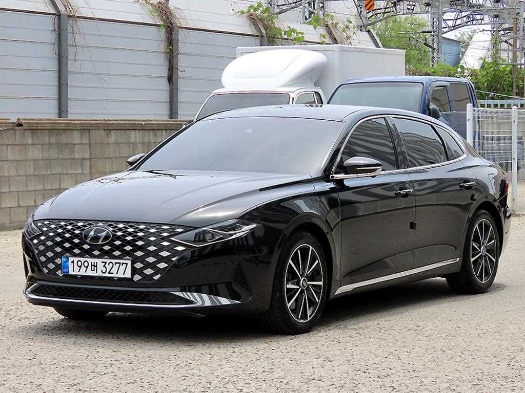 HYUNDAI Grandeur - Vista 2