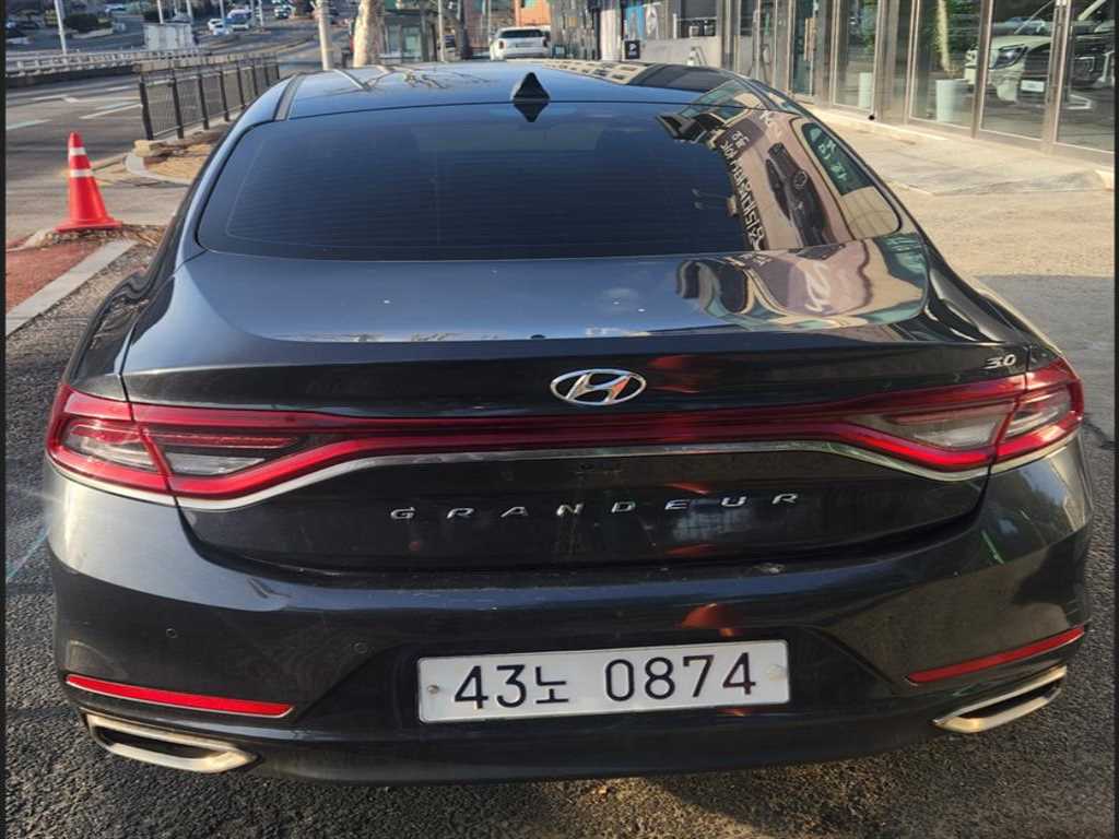 HYUNDAI Grandeur - Vista 5