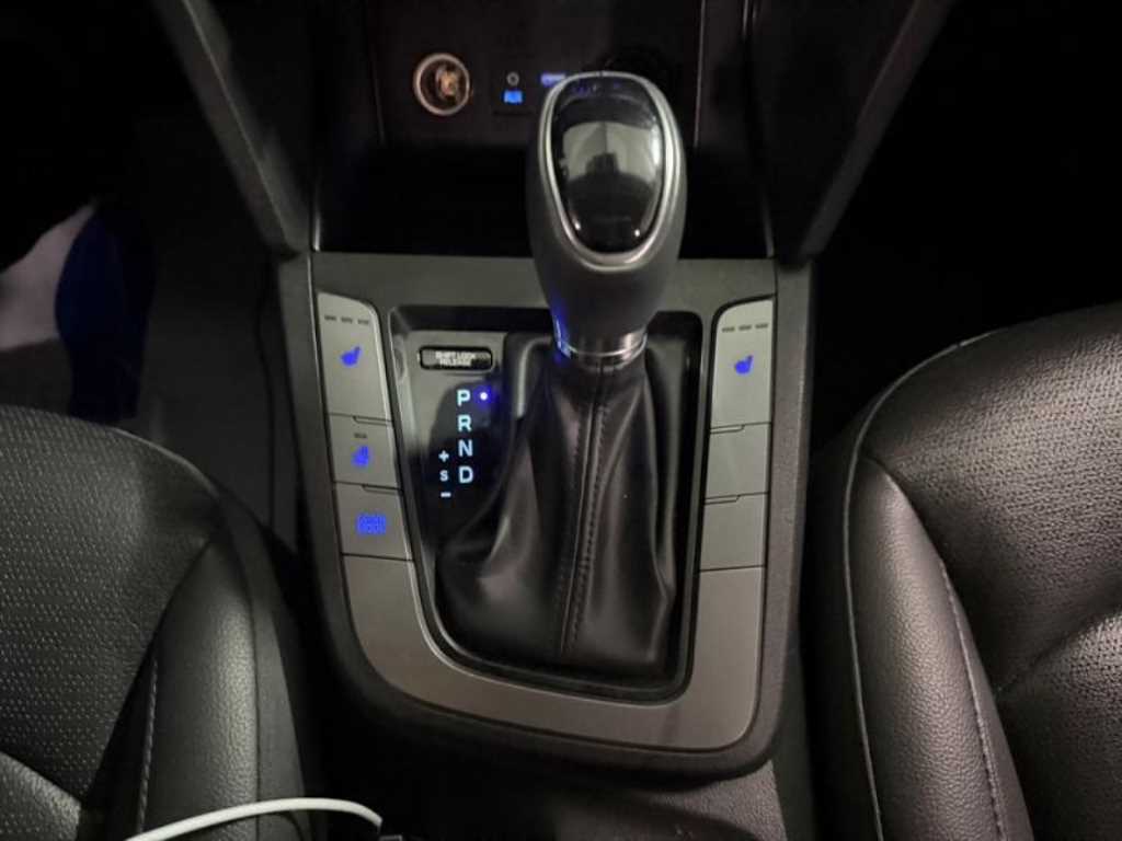 HYUNDAI Avante - Vista 12
