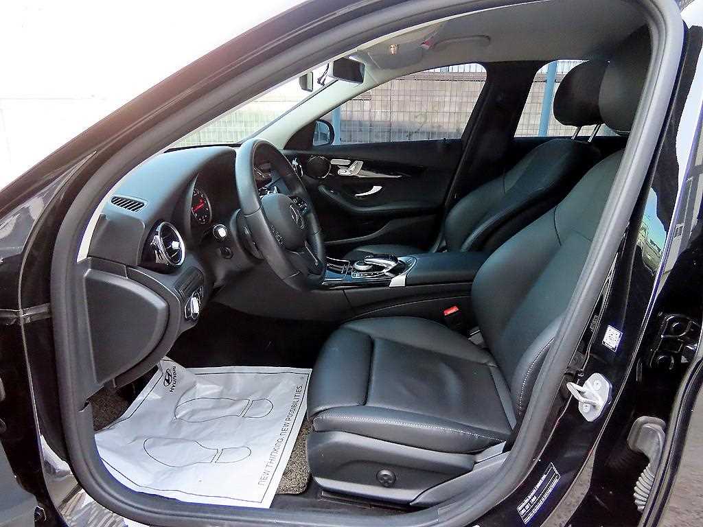 Mercedes Benz C Class - Vista 5
