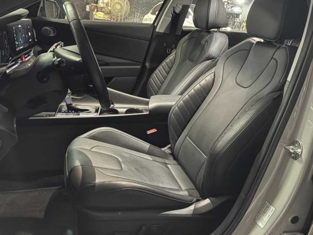 HYUNDAI Avante - Vista 11