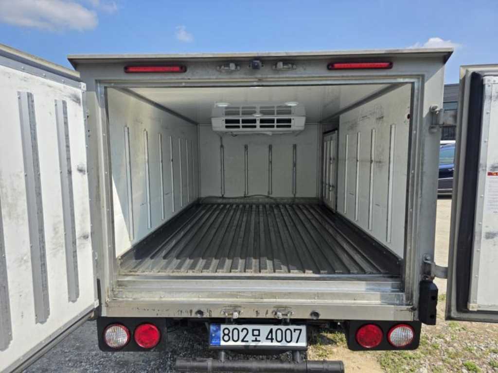 Small Truck Freezer Box(Low Deck) - Vista 8
