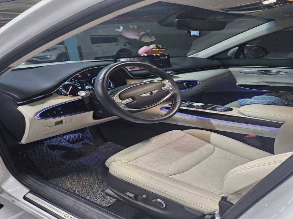 Genesis GV70 - Vista 2