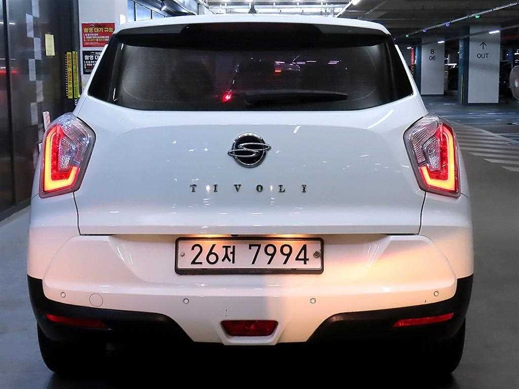 Ssangyong Tivoli - Vista 5