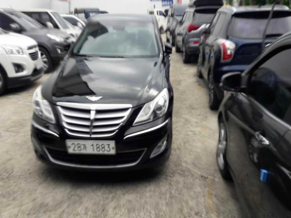 HYUNDAI Genesis - Vista 2