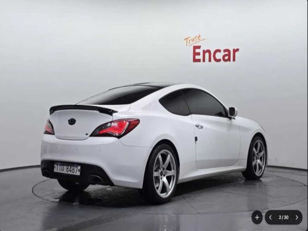 HYUNDAI Genesis - Vista 2