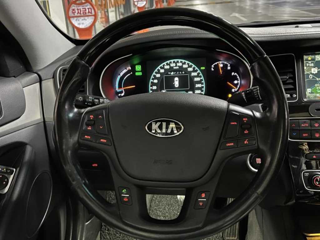 KIA K7 - Vista 10