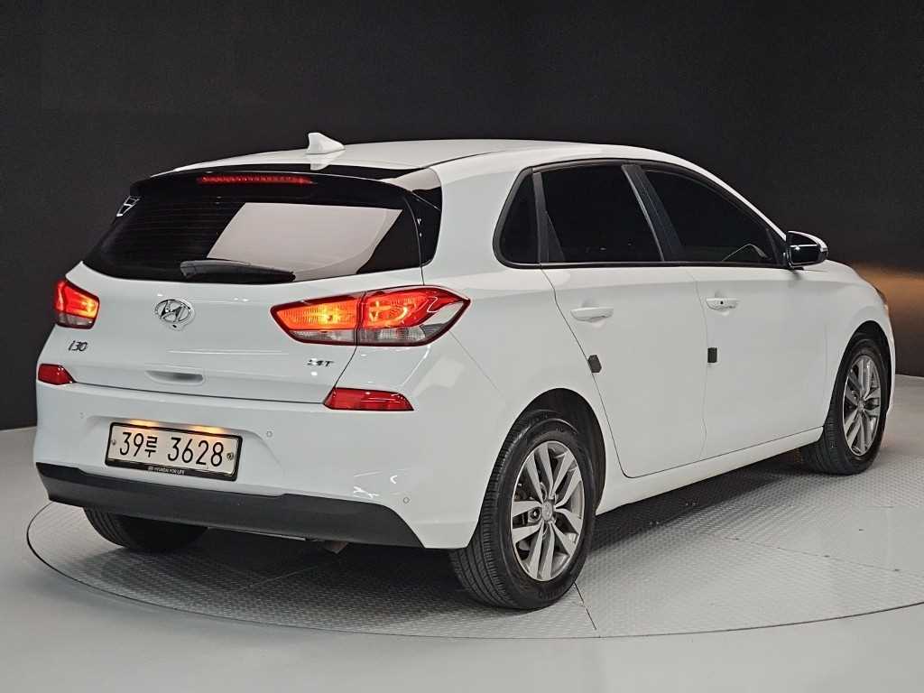 HYUNDAI i30 - Vista 4