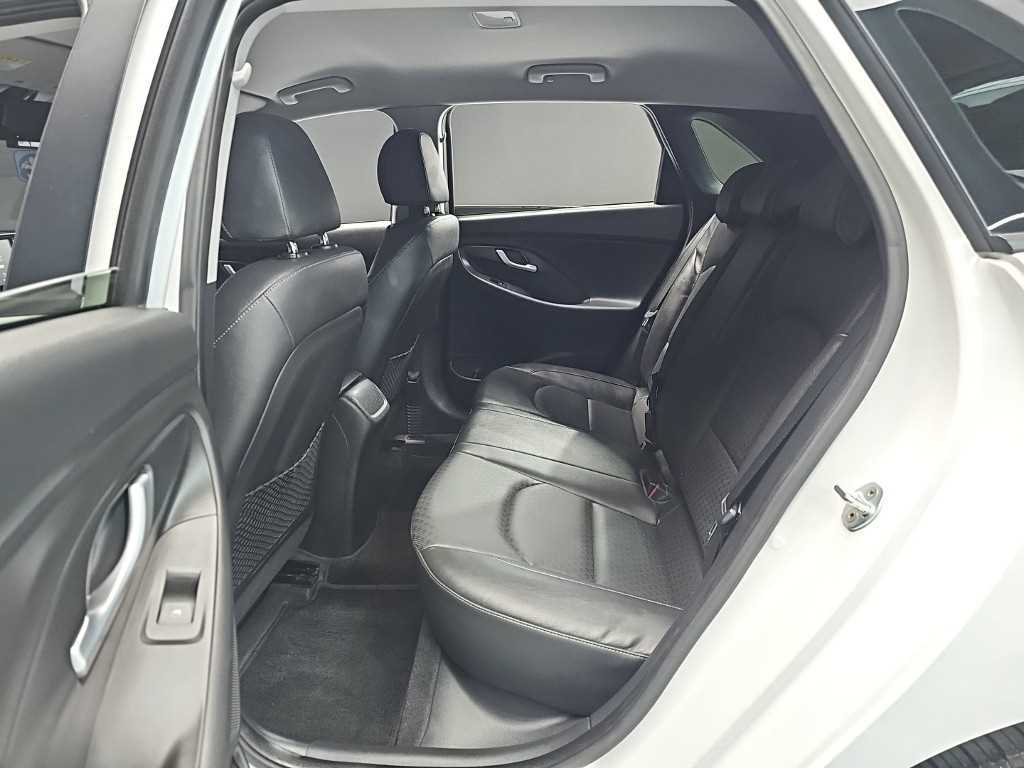 HYUNDAI i30 - Vista 12