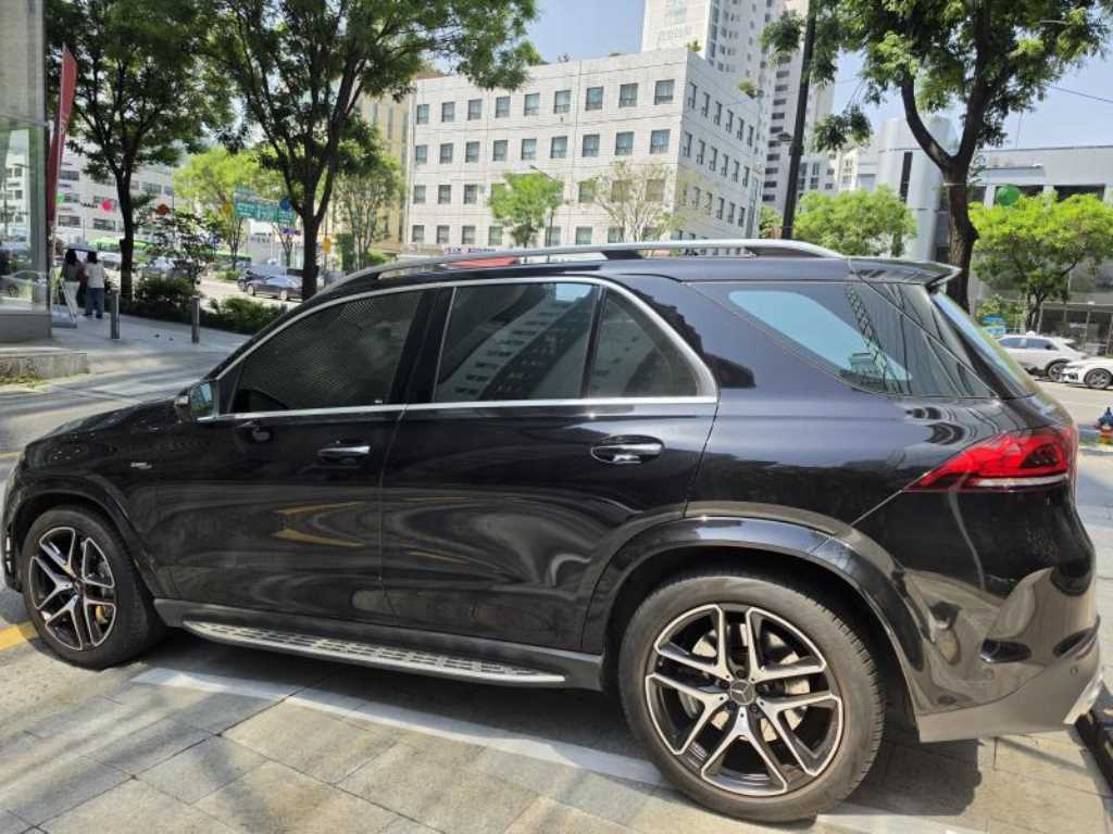 Mercedes Benz GLE Class - Vista 5