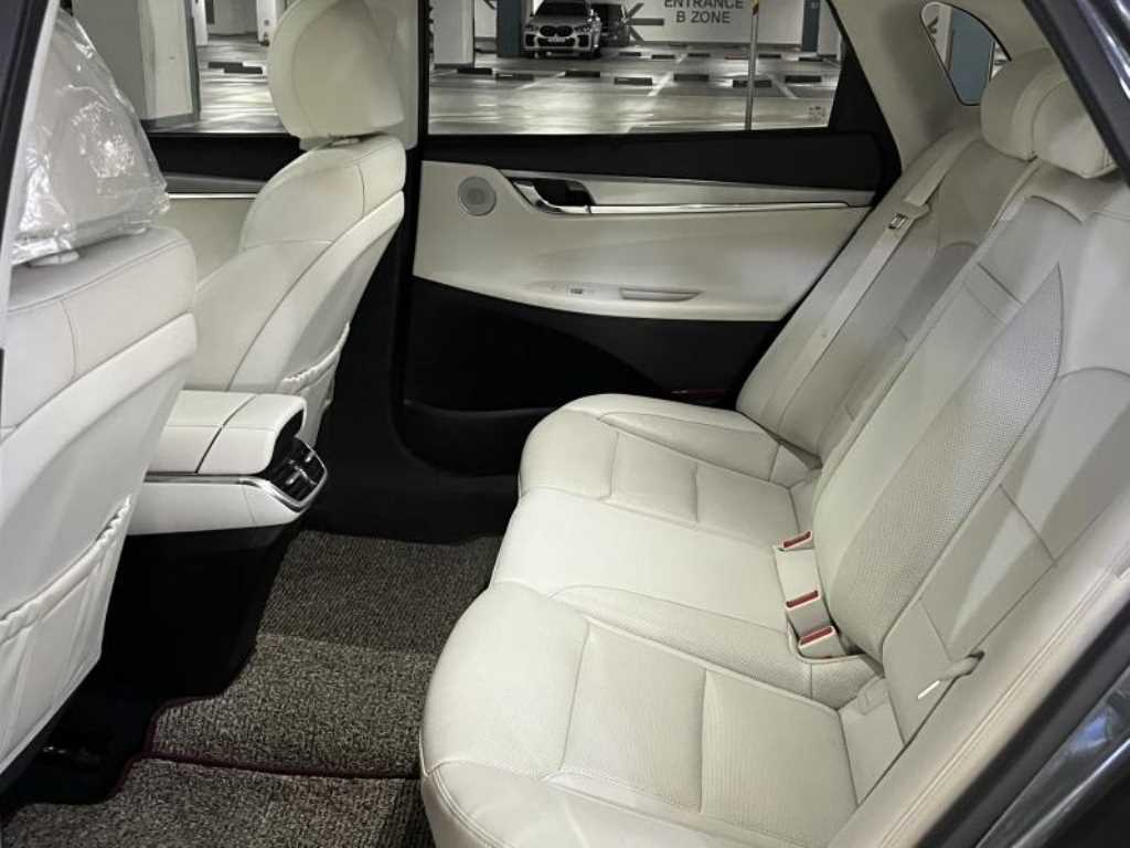 HYUNDAI Grandeur - Vista 8