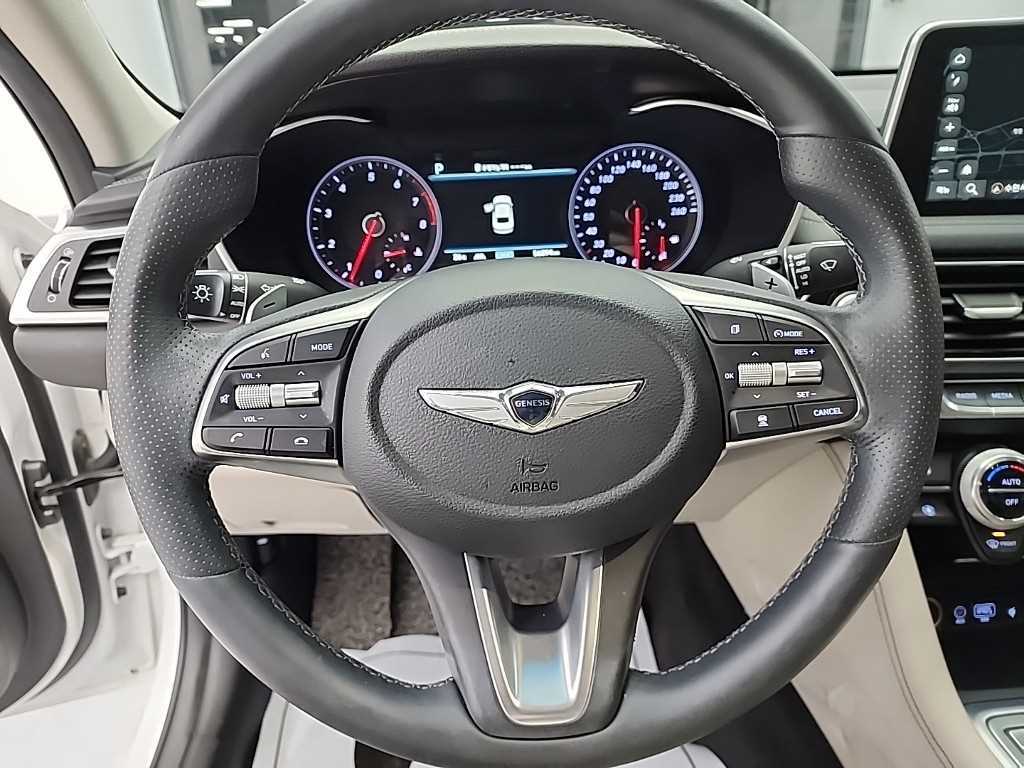 Genesis G70 - Vista 9