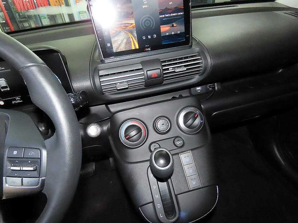HYUNDAI Casper - Vista 11