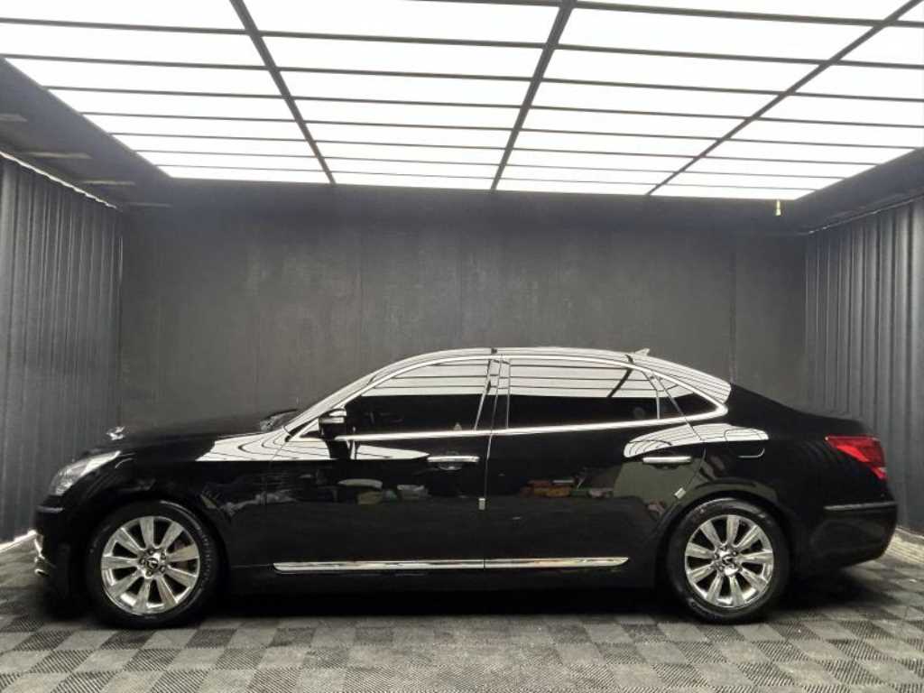 HYUNDAI Equus - Vista 2