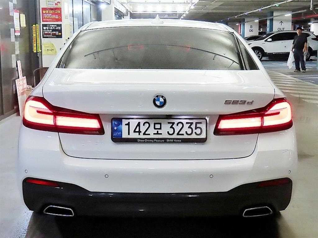 BMW 5 Series - Vista 5