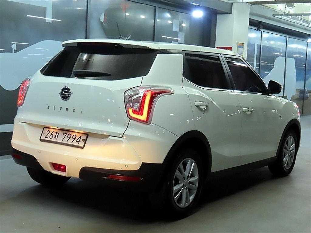 Ssangyong Tivoli - Vista 4