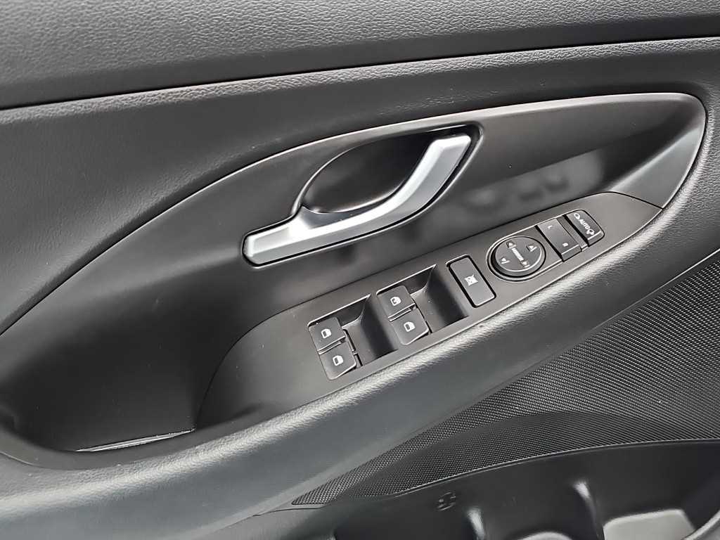 HYUNDAI i30 2018 Blanco - Importación desde Corea - HF Imports Iquique - Foto 15