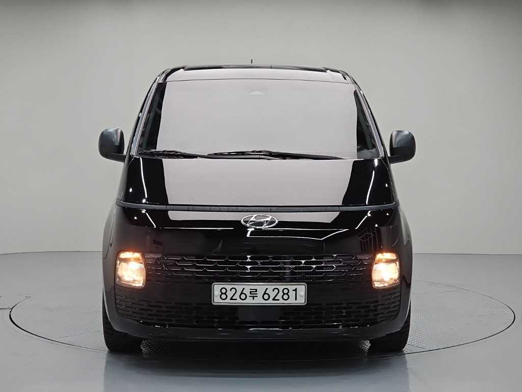 HYUNDAI Staria - Vista 2