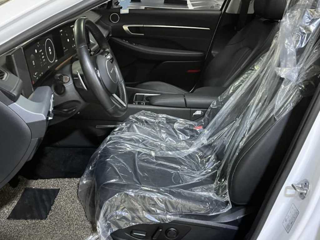 HYUNDAI Sonata - Vista 12