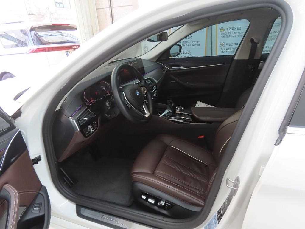 BMW 5 Series - Vista 5