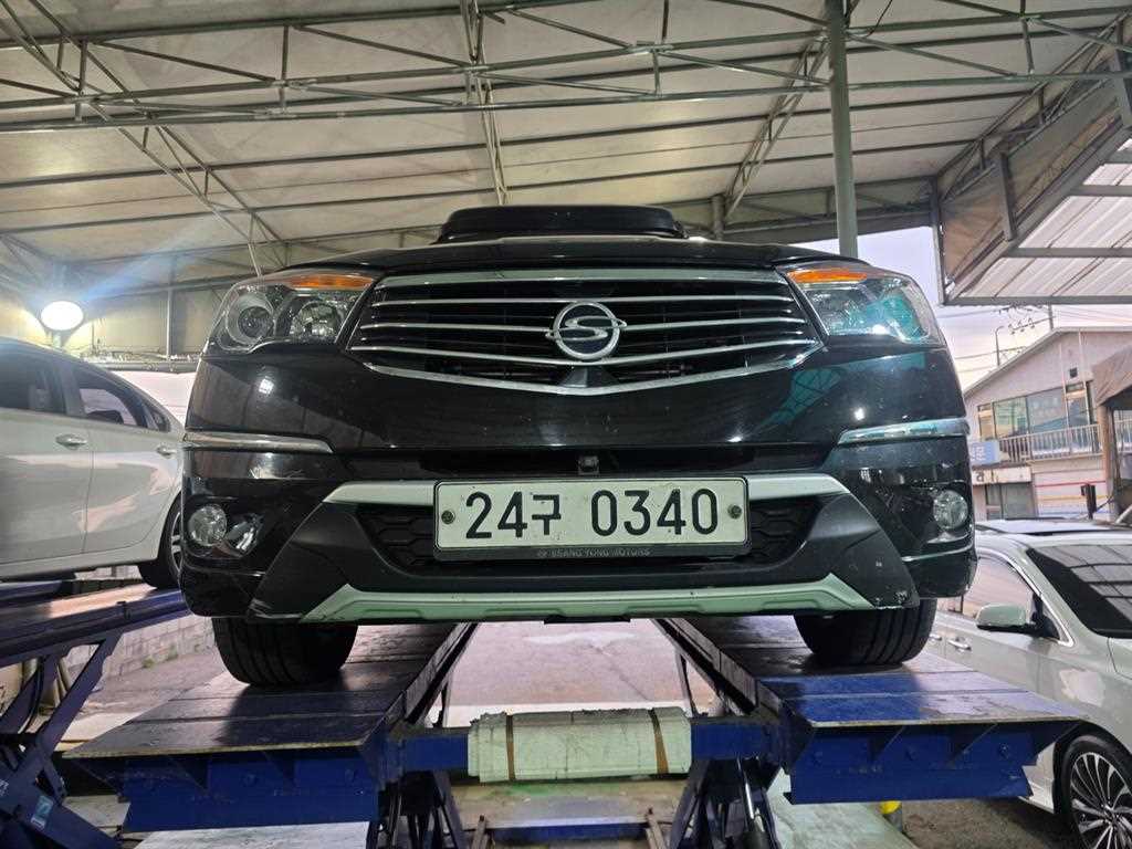 Ssangyong Korando 2016 Negro - Importación desde Corea - HF Imports Iquique - Foto 1