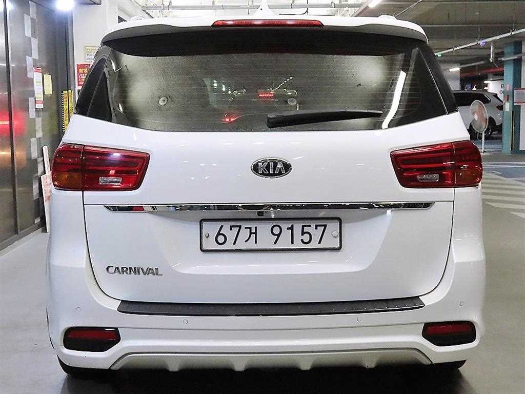 KIA Carnival - Vista 5