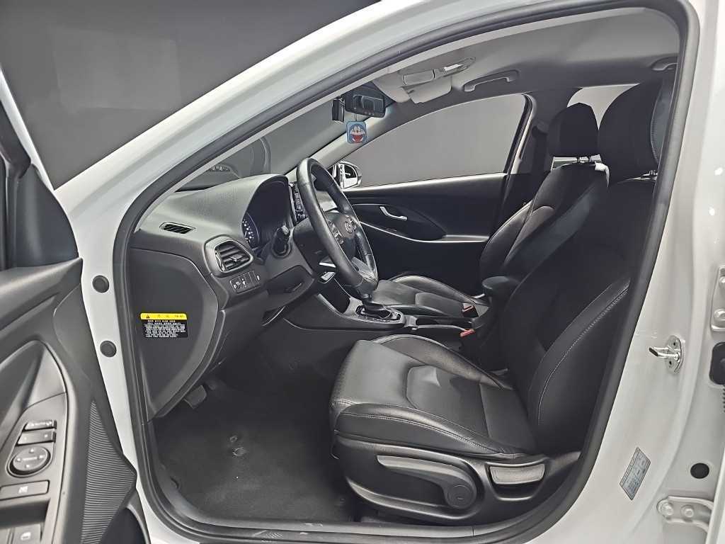 HYUNDAI i30 - Vista 11