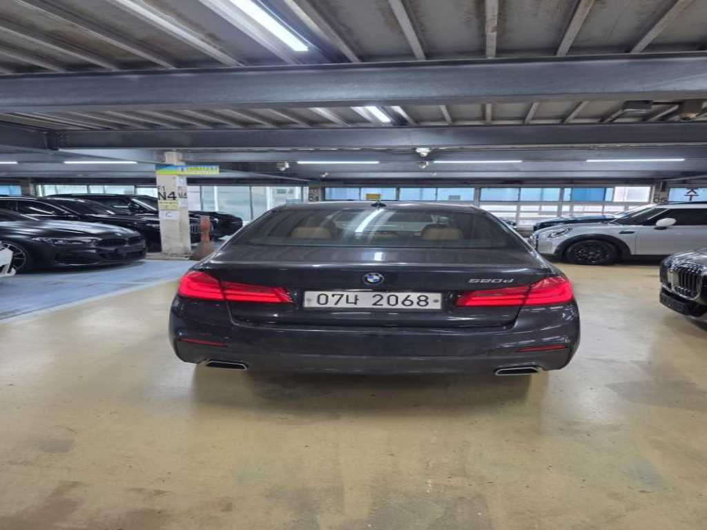 BMW 5 Series - Vista 4