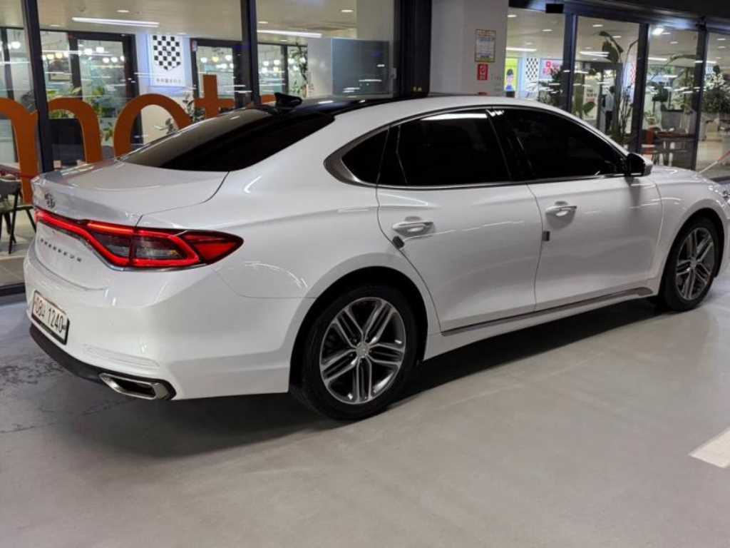 HYUNDAI Grandeur - Vista 4