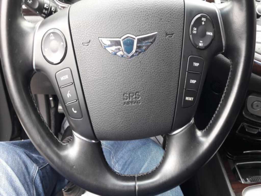 HYUNDAI Genesis - Vista 6