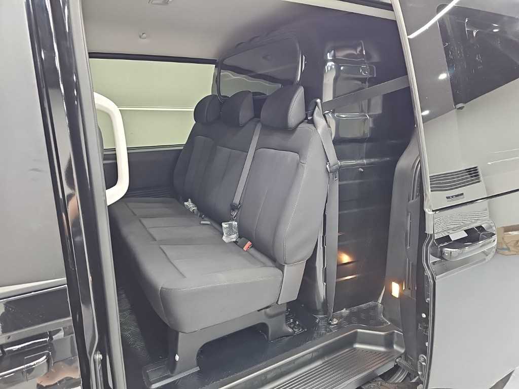 HYUNDAI Staria - Vista 12