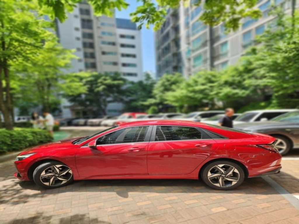HYUNDAI Avante - Vista 2