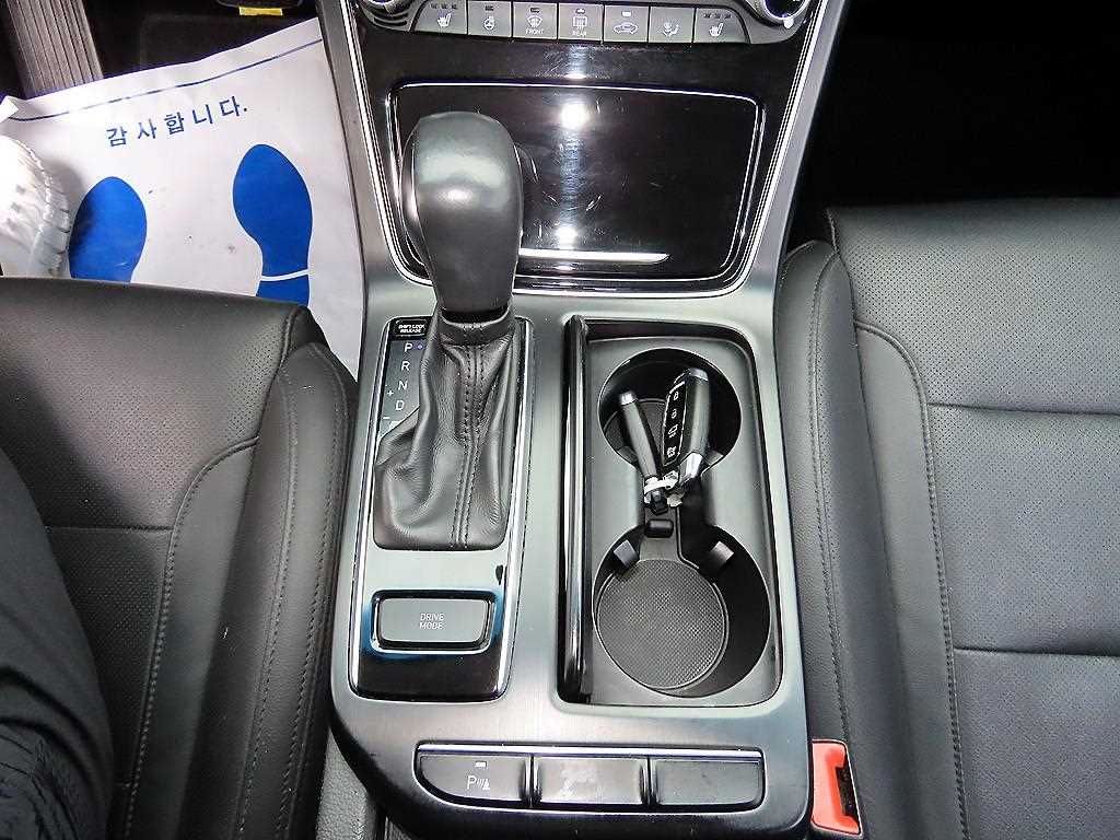 HYUNDAI Grandeur - Vista 10