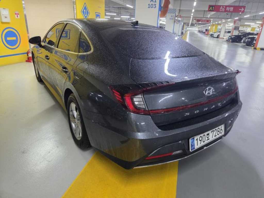 HYUNDAI Sonata - Vista 3