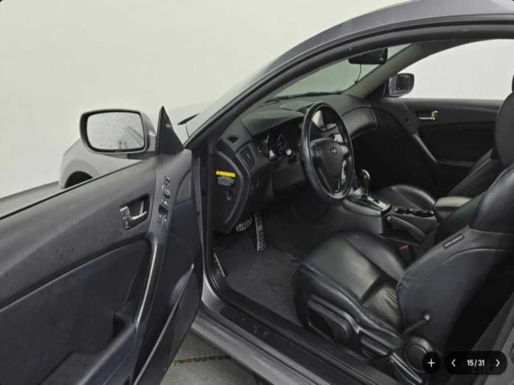HYUNDAI Genesis - Vista 6