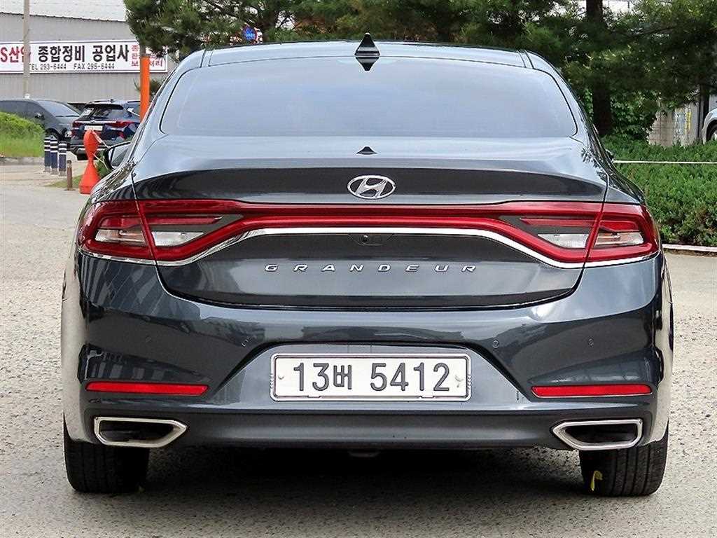 HYUNDAI Grandeur - Vista 4