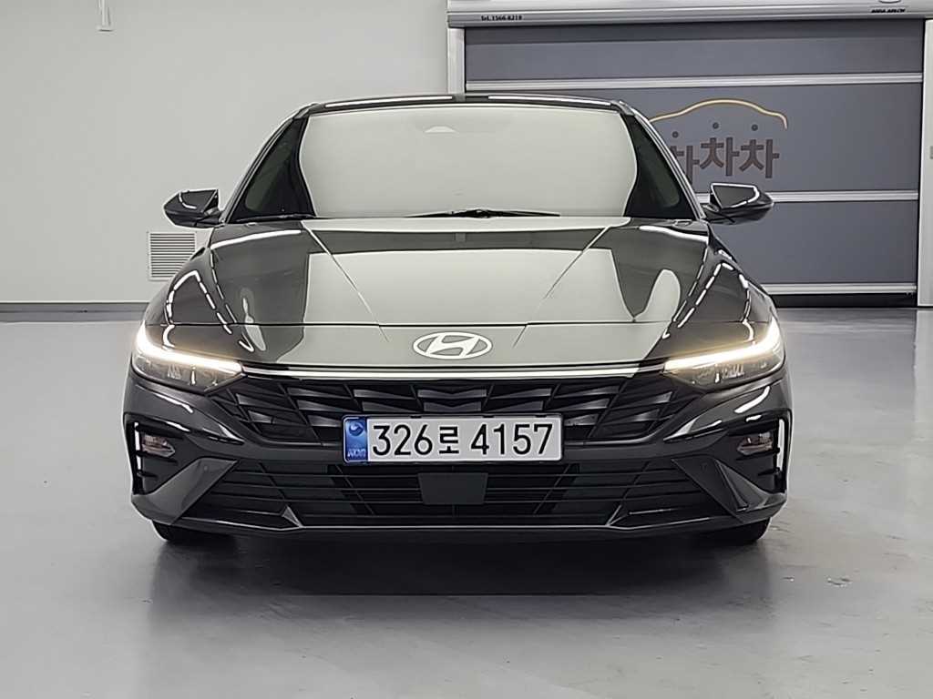 HYUNDAI Avante - Vista 2