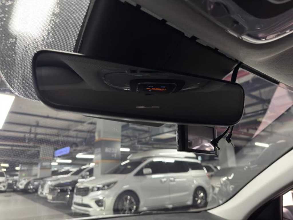 HYUNDAI Avante - Vista 10