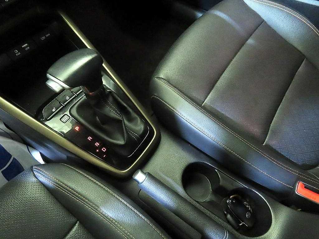 KIA Stonic - Vista 12