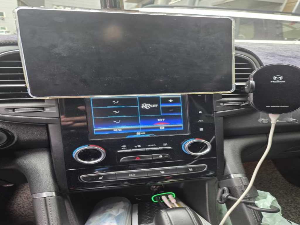 SAMSUNG QM6 - Vista 4