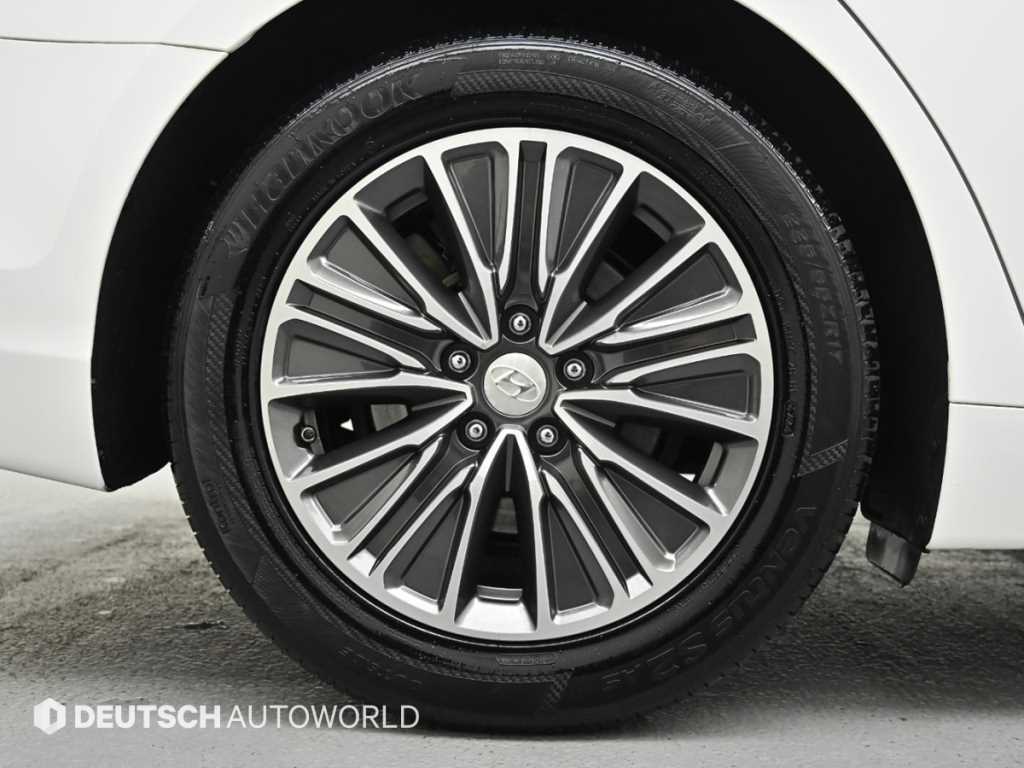 HYUNDAI Grandeur - Vista 5