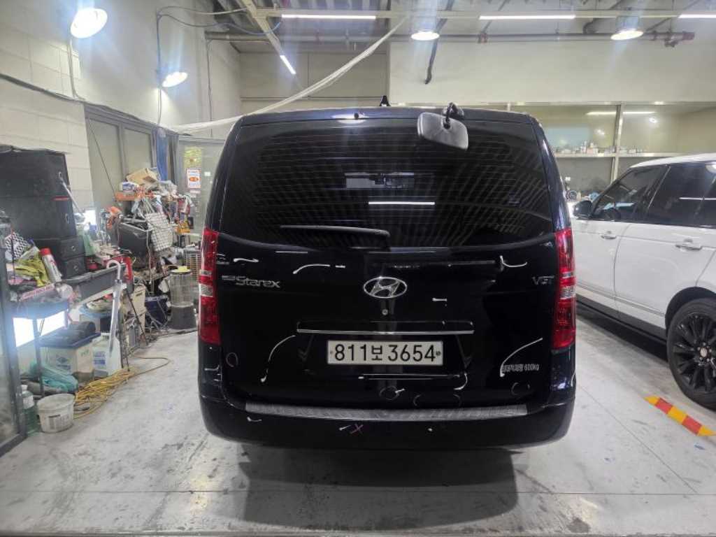 HYUNDAI Starex - Vista 7